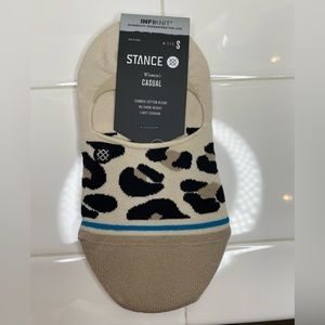 🪲$10* Stance Spot On no show socks leopard print